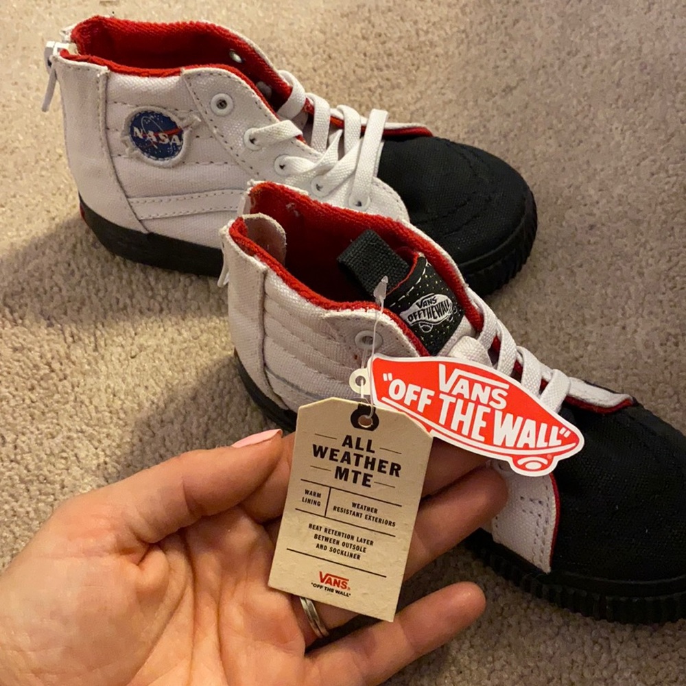 NWT Vans NASA-Off the Wall toddler 9